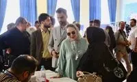 استایل مونوکروم بهاره رهنما در یک مراسم جلب توجه کرد