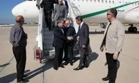لحظه فرود هواپیمای عراقچی همزمان با بمباران