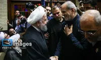 پزشکیان با دیدن روحانی و کروبی گل از گلش شکفت!