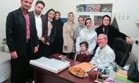 این پزشک رایگان ویزیت کرده و پول نسخه را هم می‌دهد