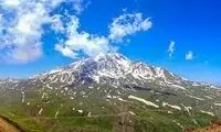 عکس دیدنی از نمایان‌شدن ماه از پشت قله سبلان