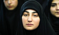 عکسی از زینب و نرجس سلیمانی در دیدار با رهبر انقلاب