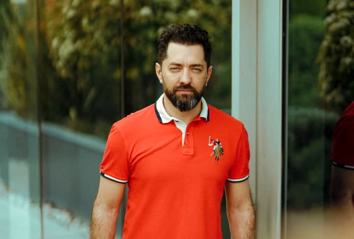  عکسی از خانواده جذاب بهرام رادان که وایرال شد 