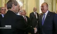 دست دادن پس از یک دهه اختلاف و درگیری!