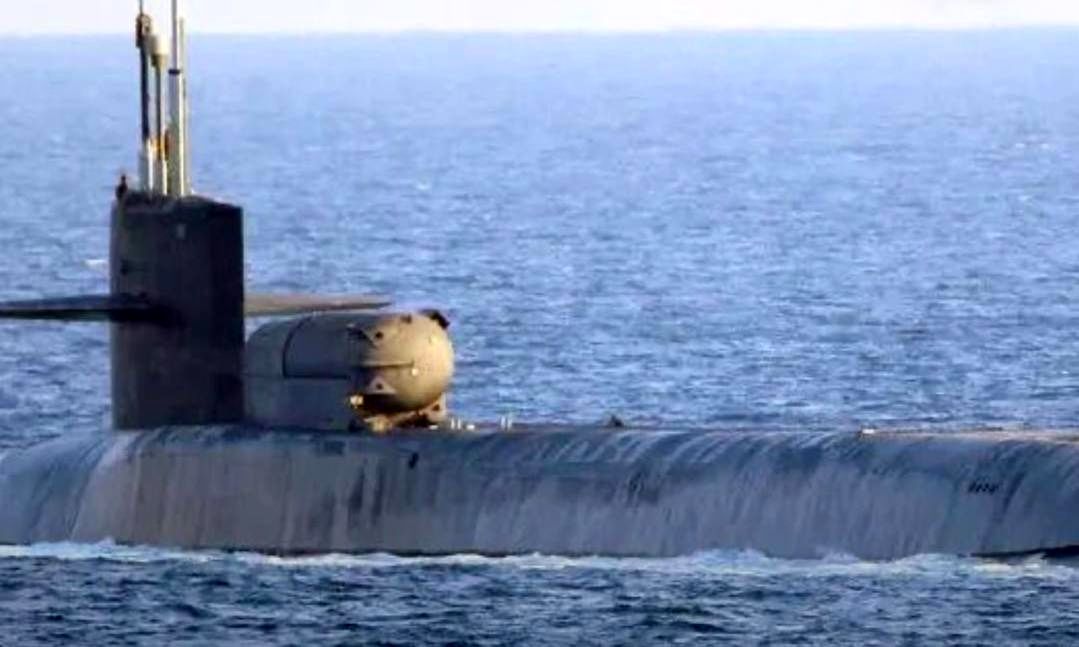 زیردریایی هسته‌ای آمریکا وارد خلیج فارس شد!        