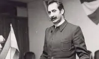تصویر دیده‌نشده از داریوش فروهر در دفتر امام