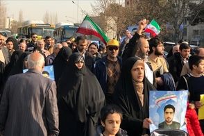تظاهرات گسترده مردم در برخی نقاط کشور آغاز شد