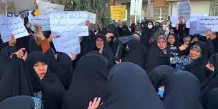 عکسی از اقدام معترضان به بدحجابی که وایرال شد 