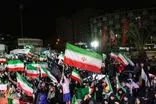 بنری که شبانه علیه پزشکیان نصب شد