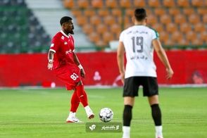  لبوبوی صورتی روی کوله‌پشتی ستاره پرسپولیس!