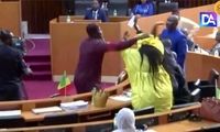 جنجال لگد زدن به شکم نماینده باردار در مجلس!
