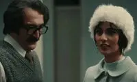 سلفی صمیمی بازیگران «کلاغ» در اتاق گریم