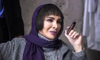 قابی قدیمی از افسانه بایگان و رضا عطاران در پشت صحنه یک فیلم
