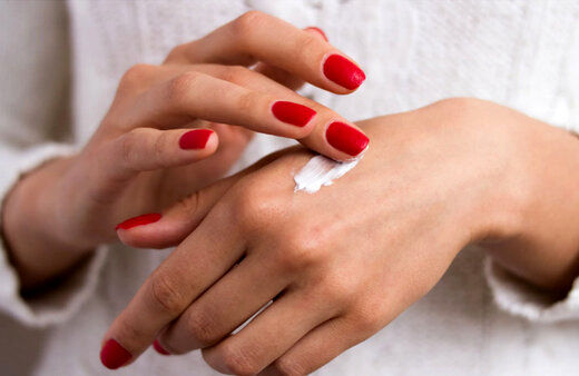 چگونه از پوست دست‌هایمان مراقب کنیم؟ 