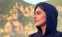 تصاویری عجیب از الناز شاکردوست در سفر به بیستون 