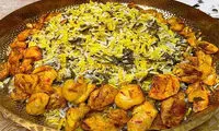 تاک پلو شاهرودی با مرغ؛ غذای اصیل ایرانی با عطر برگ مو