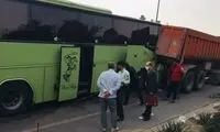 برخورد یک اتوبوس با ۱۴ خودرو در نیاوران