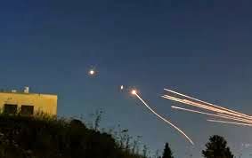 امشب آسمان اسرائیل با موشک‌های ایرانی روشن شد