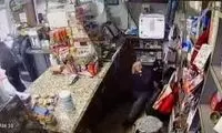 لحظه هولناک به رگبار بستن یک فروشنده