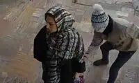 لحظه هولناک سرقت دستبند طلا از یک زن جوان