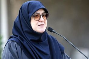 ژست قلبی خانم سخنگو در حیاط دولت پربازدید شد