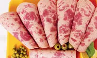 طرز تهیه کالباس خانگی؛ با ادویه مخصوص