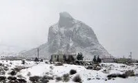 عکس: بارش برف در دل کویر!