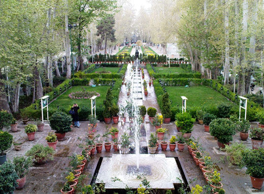 برای فرار از دود و دَم تهران، به این باغ‌ها بروید