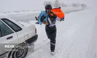 فداکاری مامور راهداری برای کودک در کولاک مانده