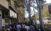 ازدحام دلارفروشان در فردوسی تهران