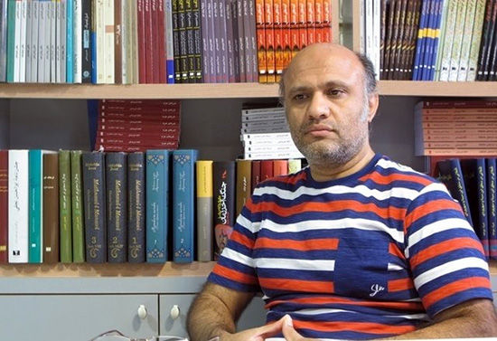 در ایران، نویسنده از جهت نویسنده‌ بودنش آبرو ندارد!