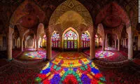 تصاویر متقارن خیره‌ کننده از مساجد ایرانی