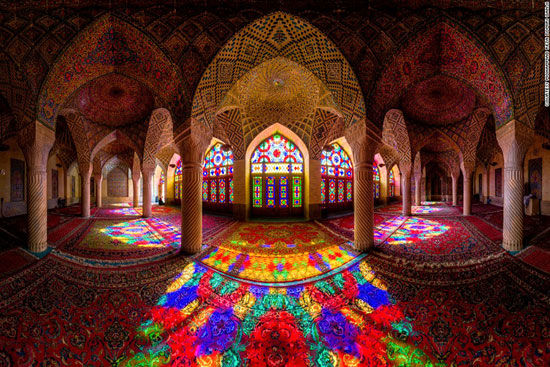 تصاویر متقارن خیره‌ کننده از مساجد ایرانی
