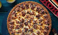 تارت خرما و گردو؛ این دسر مغذی و انرژی‌زا