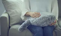 این گربه رباتیک به صاحب خود آرامش می‌بخشد