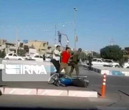 کتک‌کاری پلیس با موتورسوار در شیراز تکذیب شد