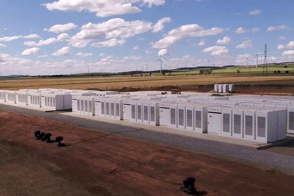 بزرگترین باتری دنیا در استرالیا آغاز به کار کرد