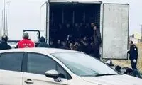 بازداشت مهاجران غیرقانونی در یک کامیون در یونان