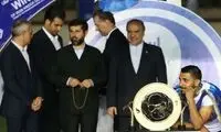 برزای، یخ مراسم اهدای جام را شکست