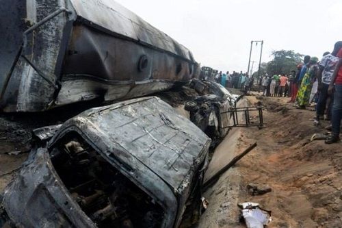 واژگونی تانکر سوخت در نیجریه با ۲۳ قربانی