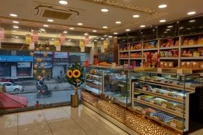 فروش قنادی‌ها نصف شد!