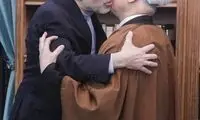 عکس: هاشمی و بوسه وزیرخارجه احمدی‌نژاد