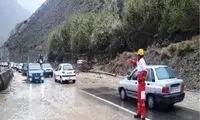 سیل وحشتناک جاده چالوس، ماشین‌ها را با خود برد