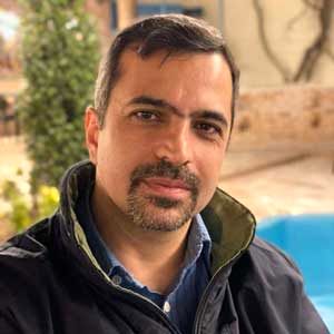 علی اکرمی، روزنامه‌نگار و فعال سیاسی درگذشت