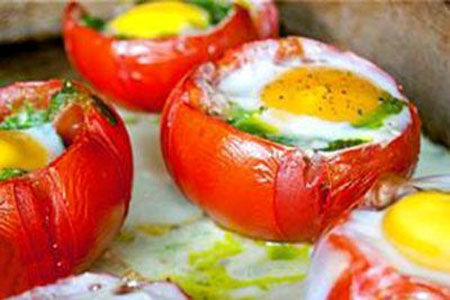 گوجه شکم پر با تخم مرغ، صبحانه ای متفاوت