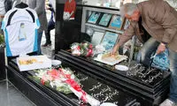 عکس: جشن تولد قایقران بر سر مزارش