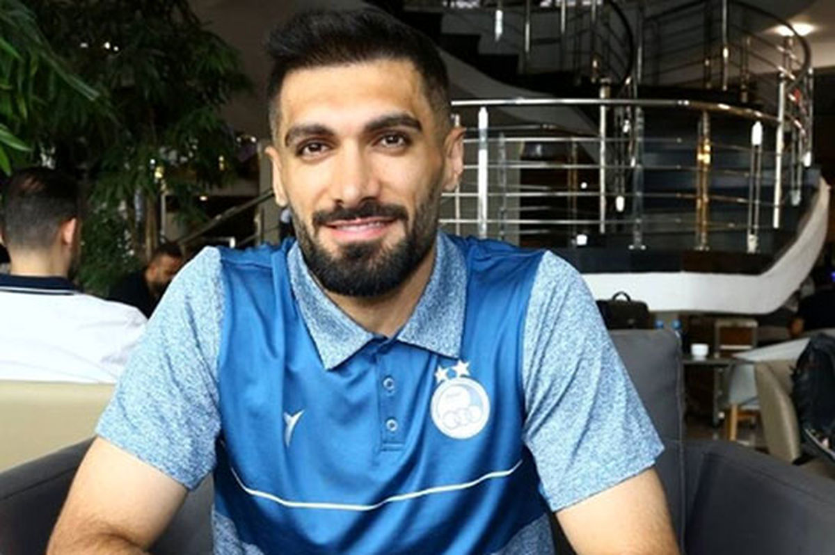 تمسخر عارف آقاسی توسط هواداران پرسپولیس