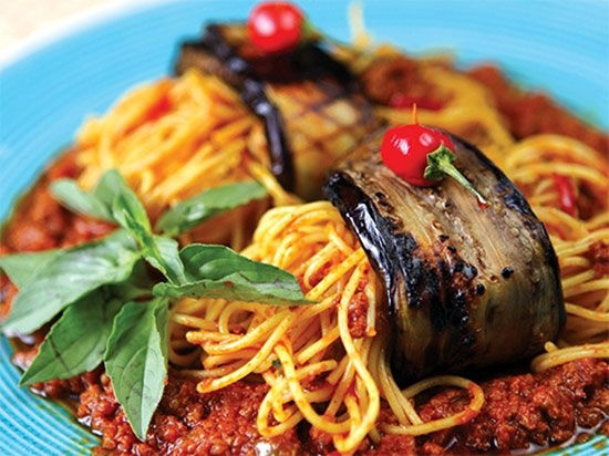 اسپاگتی بادمجان پیچ؛ خوراک بقچه ای تابستانی