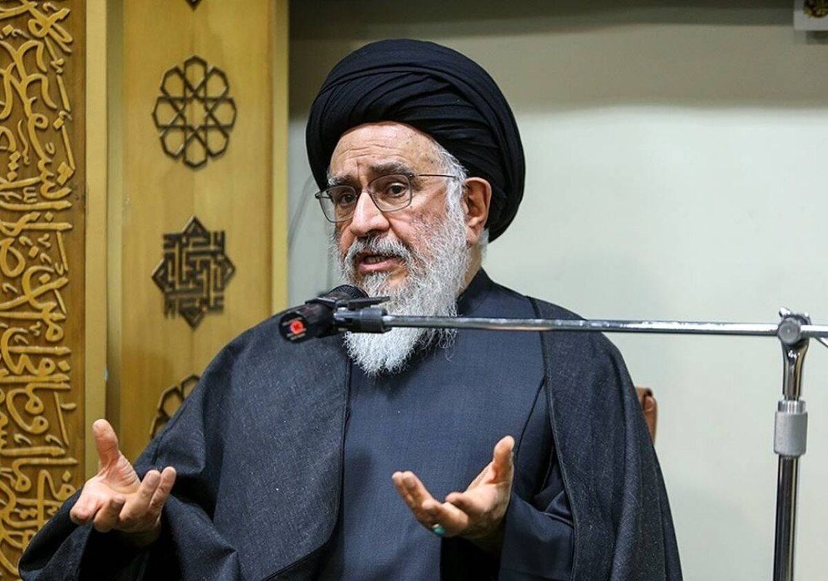 روحانی مشهور: آقایان! شکم گرسنه ایمان ندارد