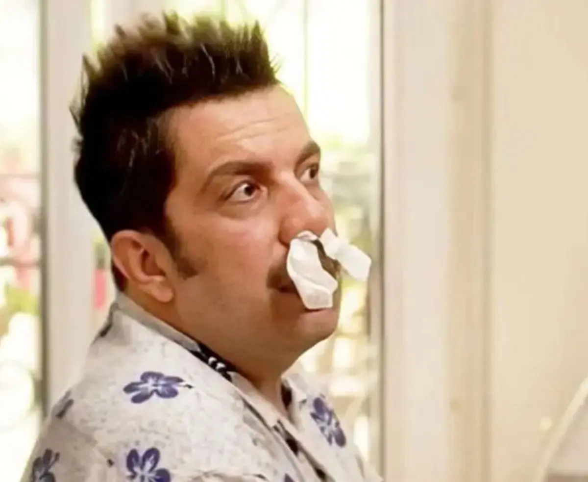 یک سکانس از عباس جمشیدی‌فر در «اسباب زحمت» وایرال شد